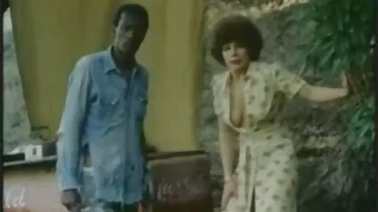 Nâng váy trong phim sec cuc da rừng