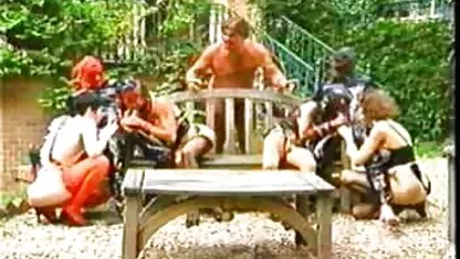 Sử dụng tiền của người đàn ông. phim sec nhuc ban