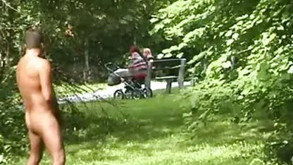 Người đàn ông trong bao toi muon xem phim sec cao su ăn gà