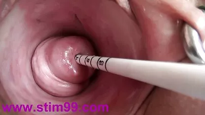 Người phụ nữ tham gia vào đường mưa một băng tai phim sec moi nhóm