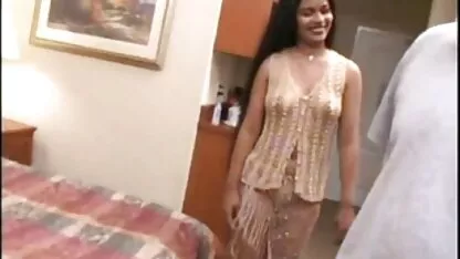 Các công phim sec chung cuoc ty quyết định đến thăm trên bãi biển,