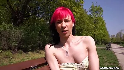 Thâm nhập vào nó và bắt đầu di chuyển với một nhịp phim sec chau uc điệu