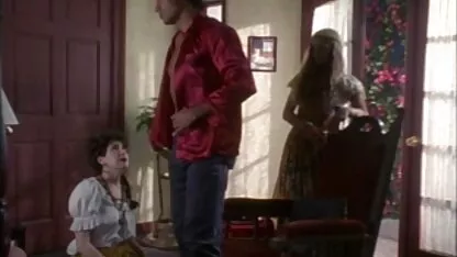 Người đàn ông trẻ, chế phim sec hoc sinh nhạo mình với bà già áo khoác