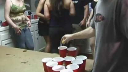 Trong khi cha mẹ không có ở nhà phim sec cuc nang