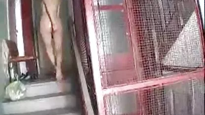 Mở phim sec oln tóc của cô ở trong phòng tắm