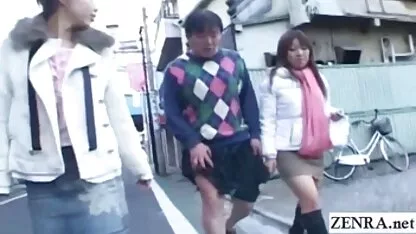 Ngớ ngẩn là một cặp vợ chồng xem phim sec x già