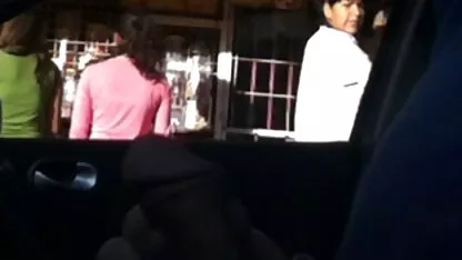 Nga, cha của niềm tin chạm con gái phim sec biet nam của mình.