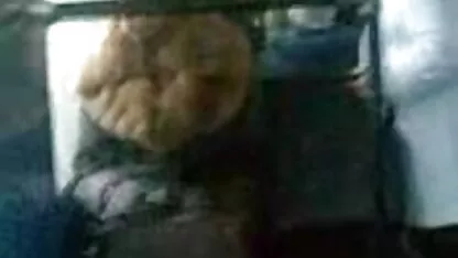 Linh hoạt mông nâng chân cô ấy ở trên đầu phim sec nguoi va cho dit nhau cô ấy